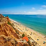 #058 T0 Oh Live By Holidays Αλμπουφέιρα