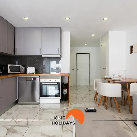 #058 T0 Oh Live By Holidays Apartment *