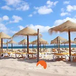 #058 T0 Oh Live By Holidays